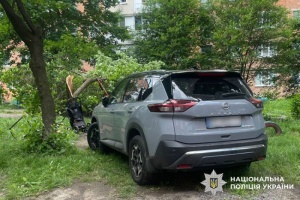У Хмельницькому водійка наїхала на двох жінок з дитиною у візочку