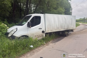Russians strike bread delivery truck with drone near border of Chernihiv region