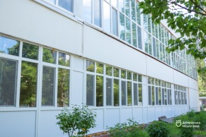 У Дніпрі відновили дві пошкоджені російськими обстрілами гімназії