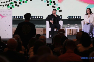 Зеленський відповів на запитання ветерана про ЛГБТ-проєкти в культурі
