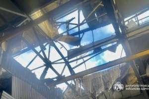 Russians strike Dnipro: Factory damaged, seven people injured