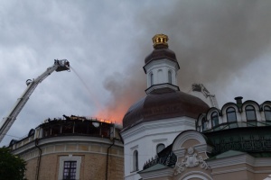 Масована атака по Києву: триває гасіння пожеж у Лаврі та «Мистецькому арсеналі»