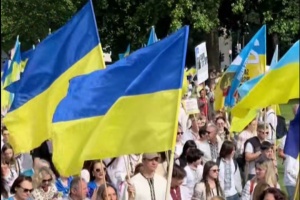 У Лондоні сотні людей вийшли на традиційний щорічний Марш вишиванок