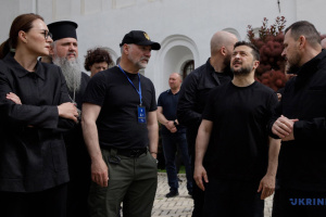 Zelensky visits Kyiv-Pechersk Lavra: We restore everything