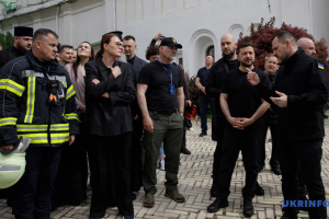 Zelensky visits Kyiv-Pechersk Lavra: We restore everything