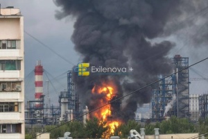 Raffinerie in Moskau steht n Flammen