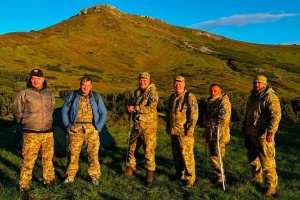 У Карпатах військові 42-ї ОМБр підняли прапори на шести вершинах і встановили рекорд України