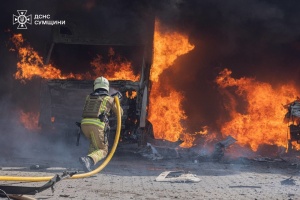 Firefighters extinguish major blaze in Sumy following Russian attack