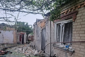 Enemy attacks five districts in Dnipropetrovsk region more than 10 times since evening, one injured