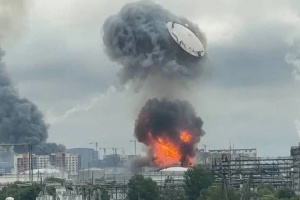 Moscow hit again, oil refinery tanks still ablaze – Ukrainian official