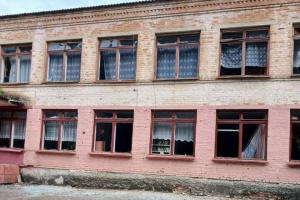 На Чернігівщині ворожі обстріли пошкодили школу та будинок культури