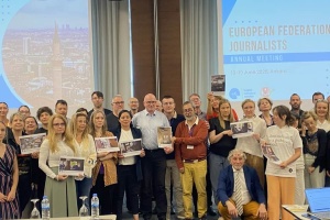 Учасники конгресу Європейської федерації журналістів долучилися до акції солідарності з українськими медіа