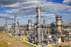 Les drones ukrainiens frappent deux sites stratégiques de Gazprom dans la région d’Orenbourg, plusieurs incendies signalés
