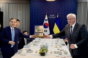 Sybiha se reúne con el ministro de Asuntos Exteriores de Corea del Sur 