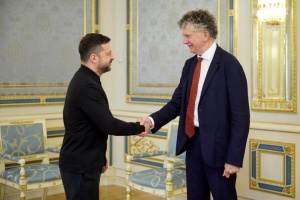 Zelensky conversa con el asesor del primer ministro británico sobre la situación en el frente y los ataques de Ucrania contra Rusia 