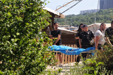 Rusos atacan Odesa con drones, una mujer muere en la playa