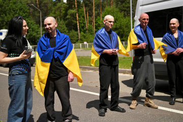 ロシアの拘束から７名のウクライナ民間人が帰還＝オンブズマン