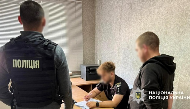 Two military recruitment officers in Dnipro suspended after throwing ill man out of vehicle