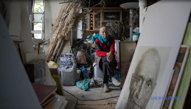 Russian strike destroyed the home and workshop of renowned ceramic artist Liudmyla Meshkova in Kyiv / Photo by: Marianna Kotyk