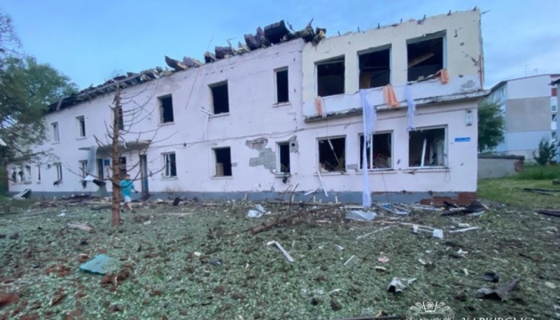 Russians strike Chuhuiv: Two injured, educational institution damaged
