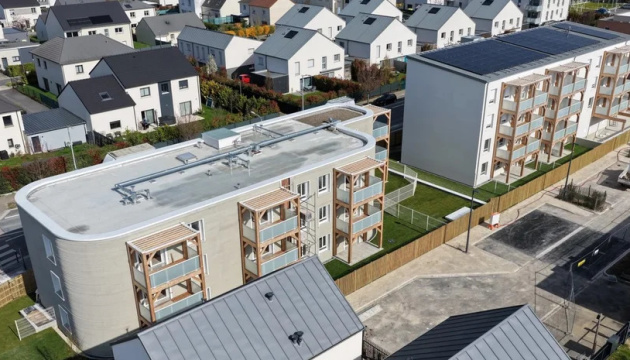 Житло, надруковане на 3D-принтері, та кардіостимулятор-наліпка
