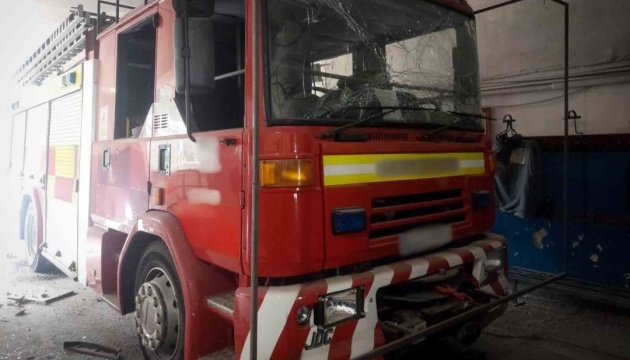 На Сумщині росіяни вдарили по пожежному автомобілю й обстріл