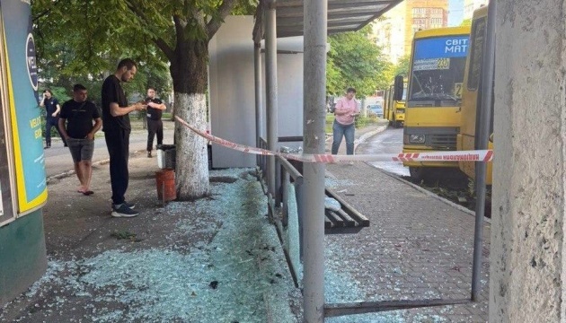 El enemigo lanza un ataque contra una parada de transporte público en Odesa e hiere a tres personas