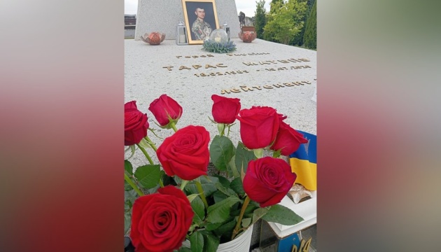 На Львівщині осквернили могилу Героя України Тарас