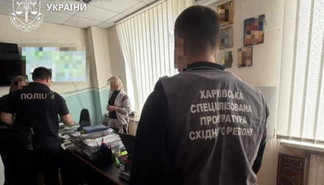 Посадовців армійського корпусу викрили на поборах із підлегл