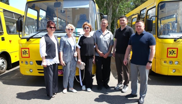 Громади Миколаївщини отримали нові шкільні автобуси