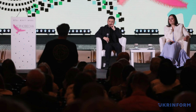 Зеленський відповів на запитання ветерана про ЛГБТ