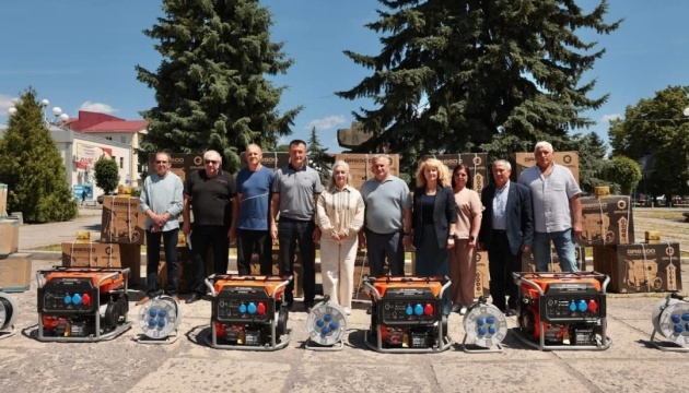 Polish partners deliver 20 generators to community in Vinnytsia region