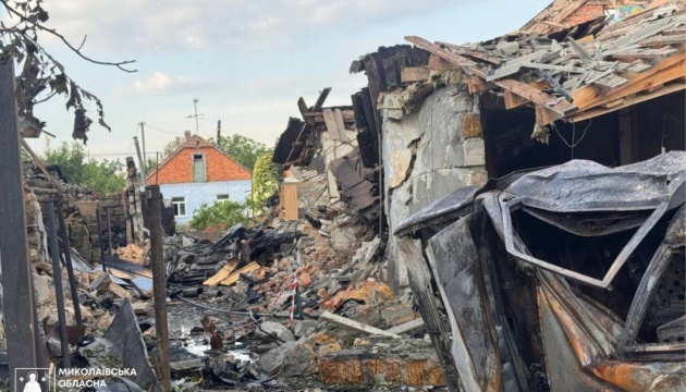 Ворог знову вдарив дронами по Миколаєву, є постраждалий
