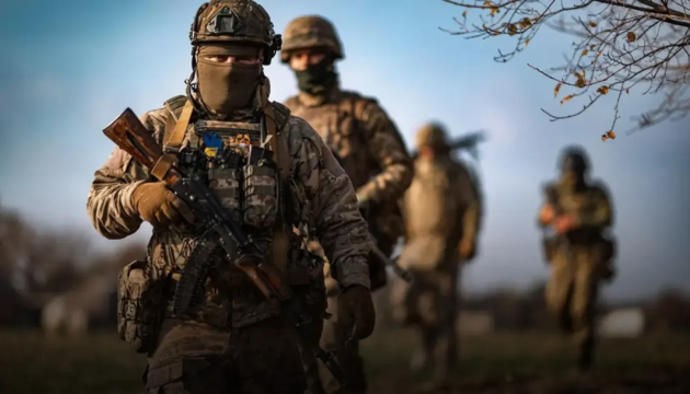 Російська пропаганда поширює ШІ-фейки про «Контракт 18–24»