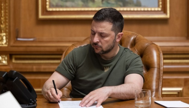 Zelensky a imposé  des sanctions à dix opérateurs mobiles et fournisseurs d'accès internet russes