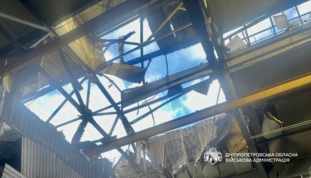 Russians strike Dnipro: Factory damaged, seven people injured