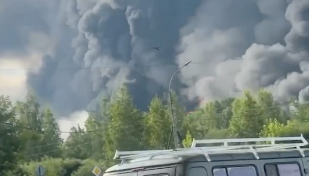 L'Ukraine frappe l'une des plus grandes usines chimiques russes dans la région de Toula et une infrastructure pétrolière dans la région de Iaroslavl