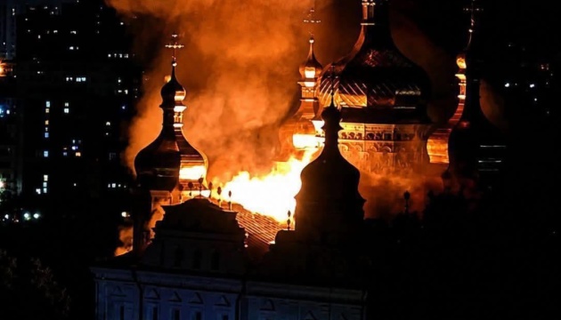 ロシア軍、キーウに大規模航空攻撃　負傷者あり 世界遺産のペチェルシク大修道院で火災