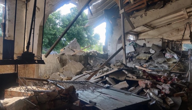 Загарбники вночі вдарили БПЛА по кінно-спортивній школі на Сумщині - загинули тварини
