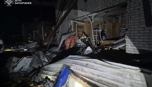 Ворог уночі атакував АЗС у Запоріжжі, двоє постраждалих