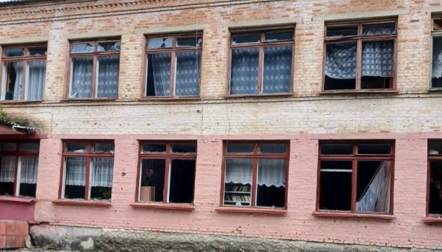 На Чернігівщині ворожі обстріли пошкодили школу та будинок культури