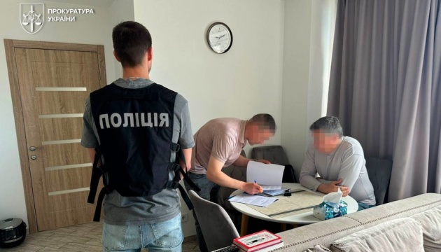 Міжнародні турне вигаданого гурту для виїзду за кордон: ексміністру культури оголосили підозру