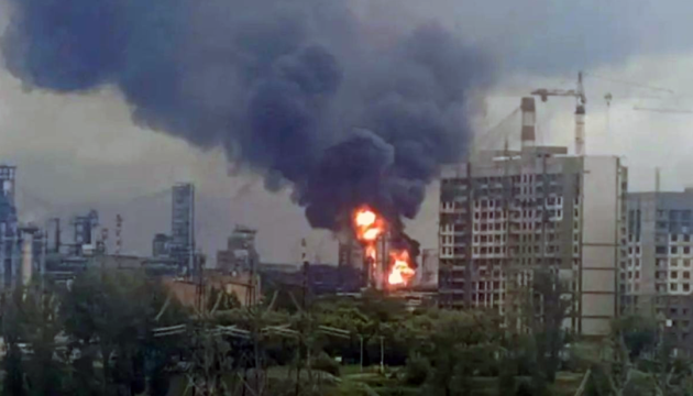 Defense Forces strike Tyumen Oil Refinery