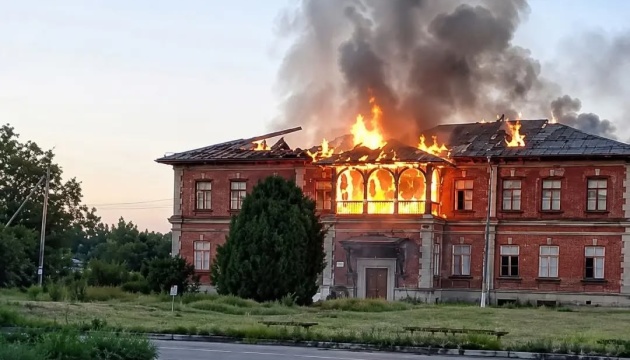 Russians destroy historic Myklashevskyi Estate in Zaporizhzhia