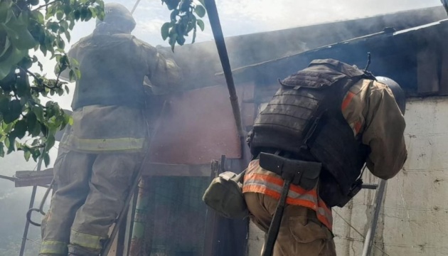 Росіяни вдарили по рятувальниках під час ліквідації наслідків атаки у Нікополі