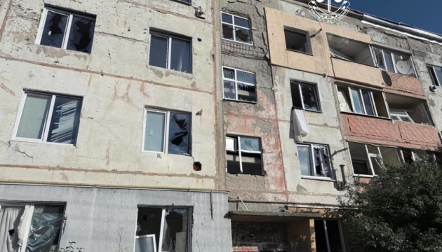 Guerre en Ukraine : une femme tuée et quatre blessés dans des attaques russes dans la région de Kharkiv