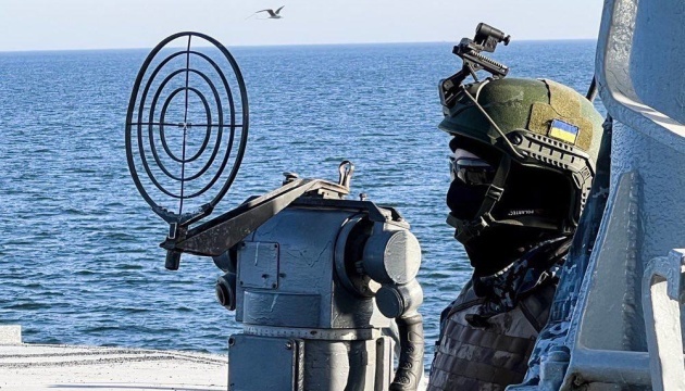 Les forces navales ukrainiennes annoncent la destruction de trois drones navals russes en mer