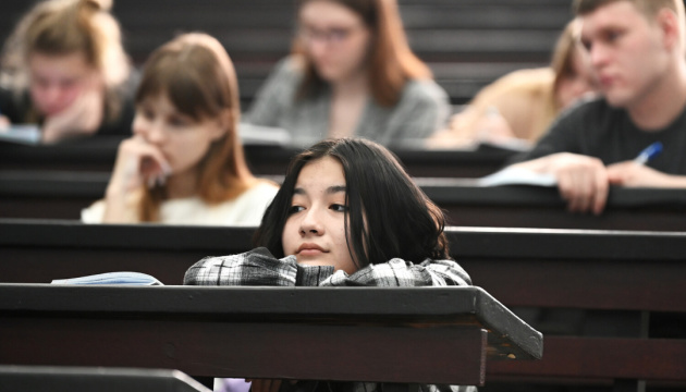 У Росії ускладнюється доступ до якісної освіти - розвідка
