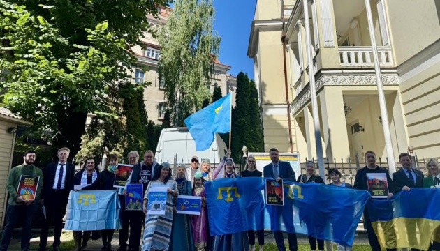 У Вільнюсі біля посольства України урочисто піднімуть кримськотатарський прапор