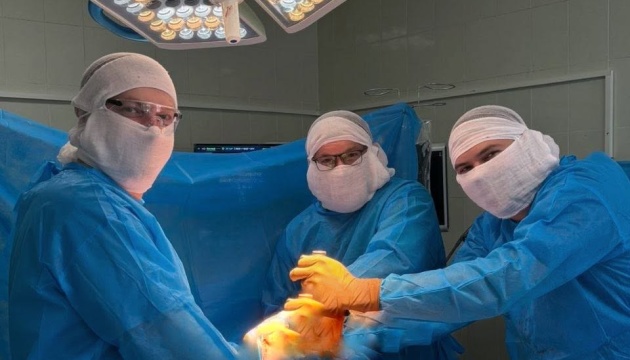 У Сумах вперше зробили операцію з 3D-титановим ендопротезом